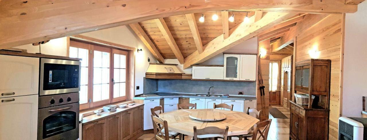הוילה וארצו Casa Vacanza In Tipico Chalet Di Montagna מראה חיצוני תמונה