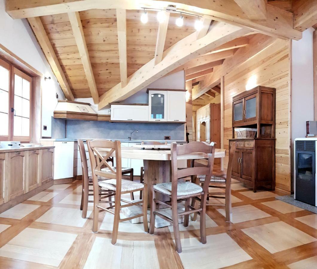 הוילה וארצו Casa Vacanza In Tipico Chalet Di Montagna מראה חיצוני תמונה